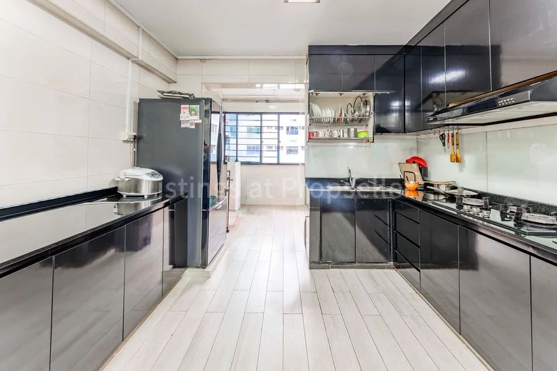 4 Room (4A) HDB for Sale in 127 Pasir Ris Street 11 - Image 2