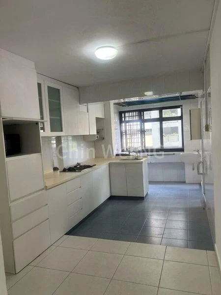 4 Room (4I) HDB for Sale in 15 Ghim Moh Road - Image 2