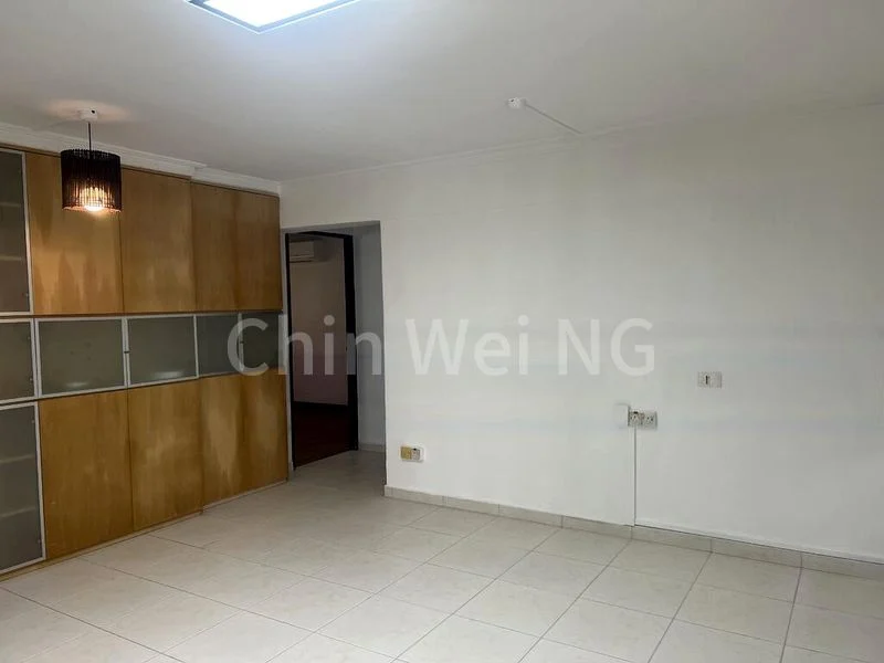 4 Room (4I) HDB for Sale in 15 Ghim Moh Road - Image 1