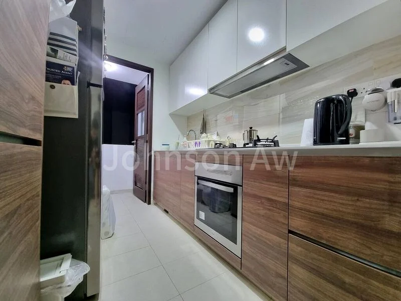 3 Bed Executive Condo for Rent in  The Brownstone - Image 6