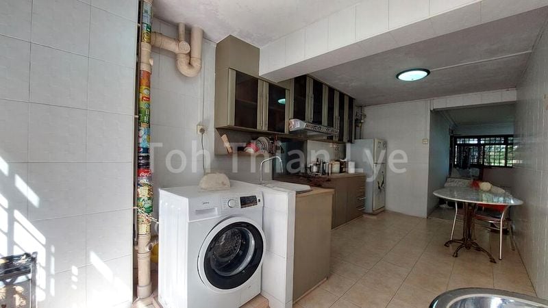 4 Room (4I) HDB for Sale in  15 Ghim Moh Road - Image 4