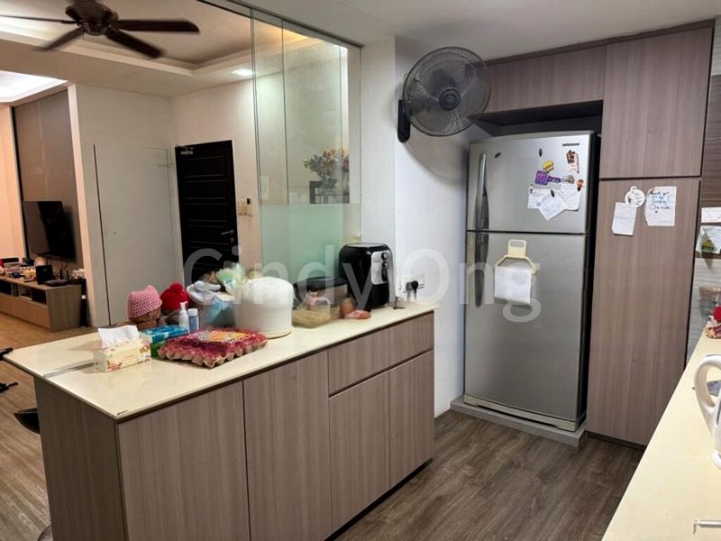 3 Bed Condo for Sale in  Chiltern Park - Image 2