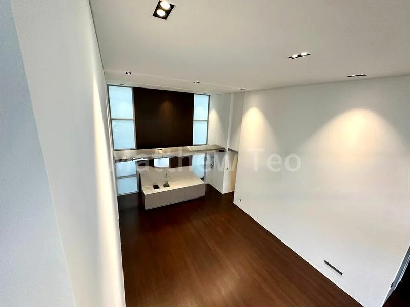 4 Bed Condo for Rent in  The Oliv - Image 12