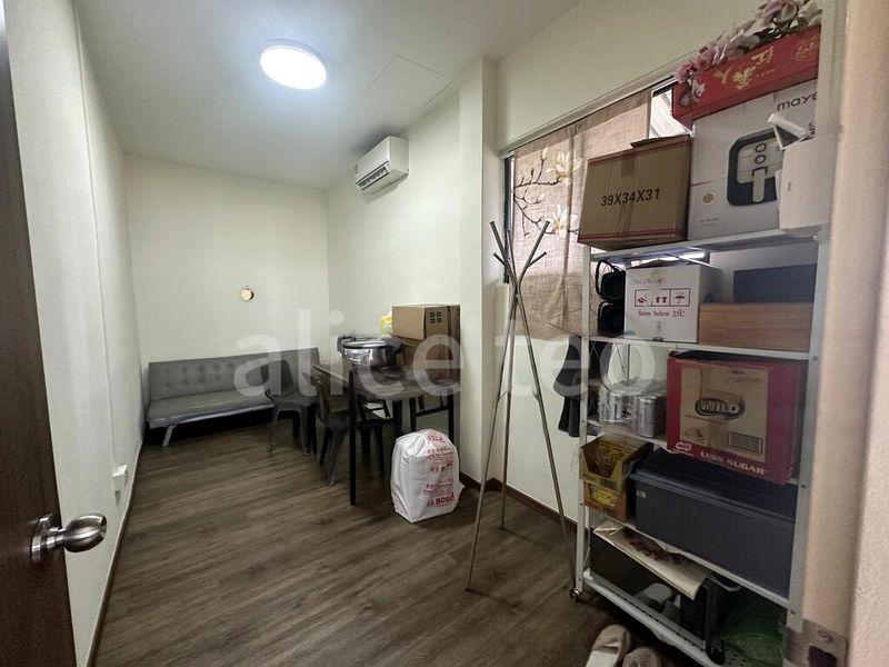 Light Industrial (B1) for Sale: Golden Wall Flatted Factory - Image 10