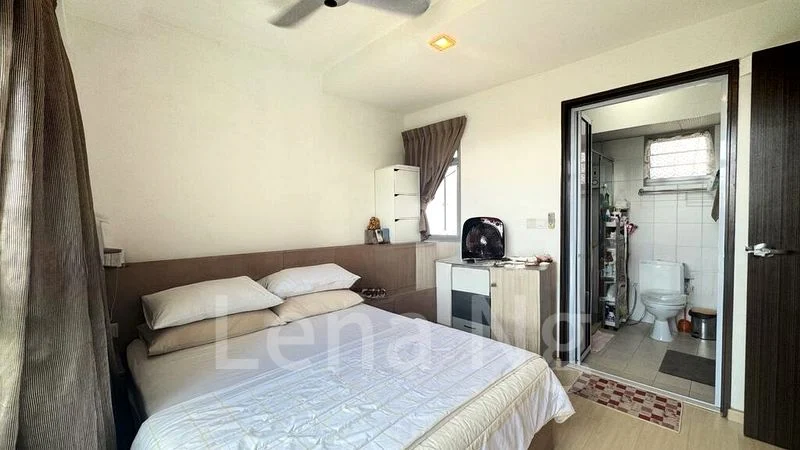 3 Room (3A) HDB for Sale in  209A Compassvale Lane - Image 2