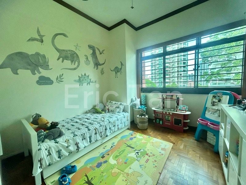 4 Bed Condo for Sale in  Leonie Gardens - Image 5