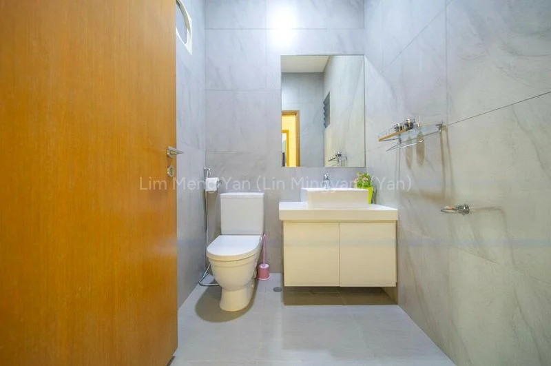 5 Bed Terraced House (Landed) for Sale in Inggu Road - Image 14