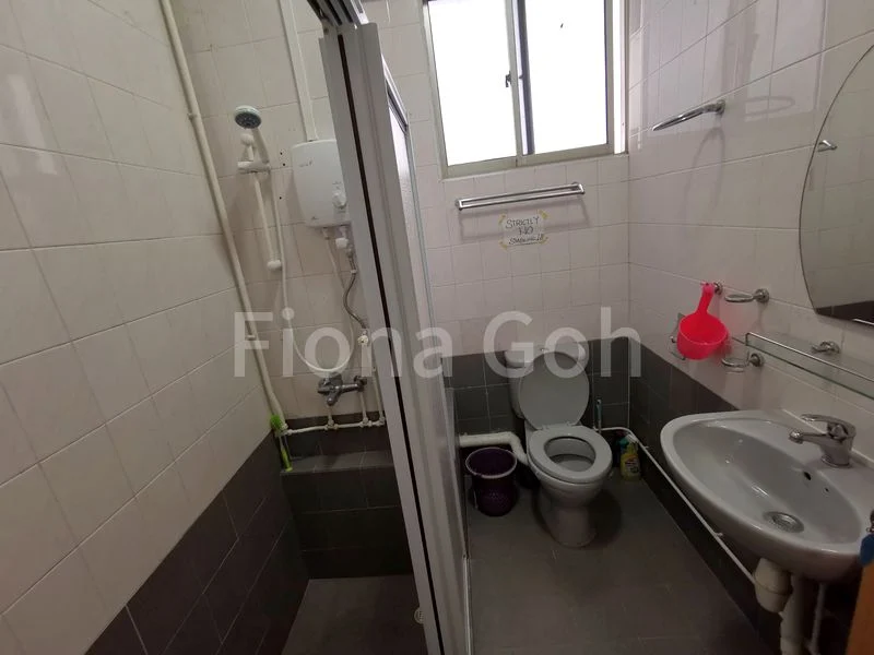 Common Room (Condo) for Rent in Kum Hing Court - Image 6