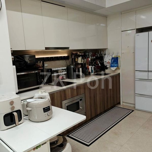 2 Bed Condo for Rent in  The Glades - Image 5