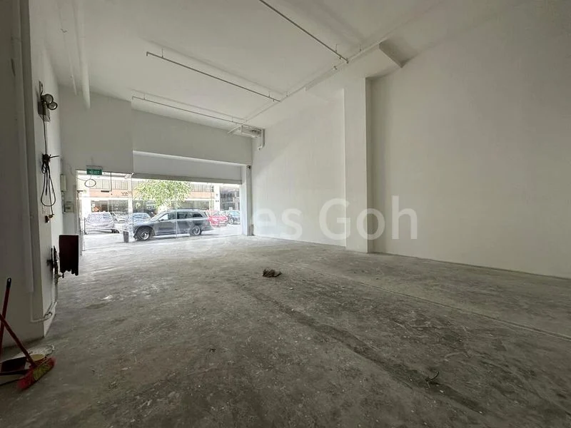 Light Industrial (B1) for Sale: Midview City - Image 2