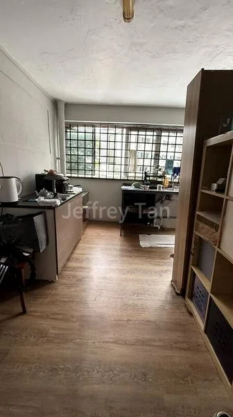 Common Room (HDB) for Rent in  3 Queen's Road - Image 3