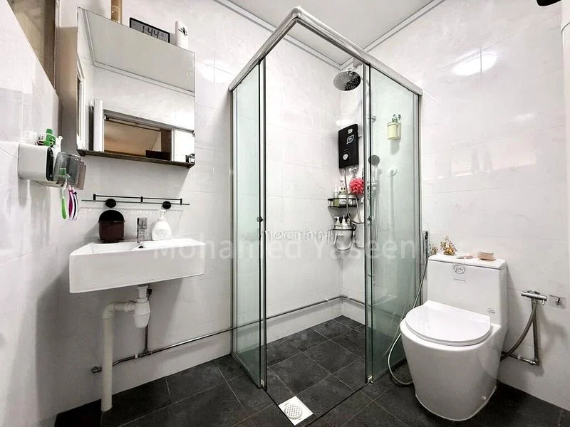 Maisonette HDB for Sale in  860 Tampines Avenue 5 - Image 4