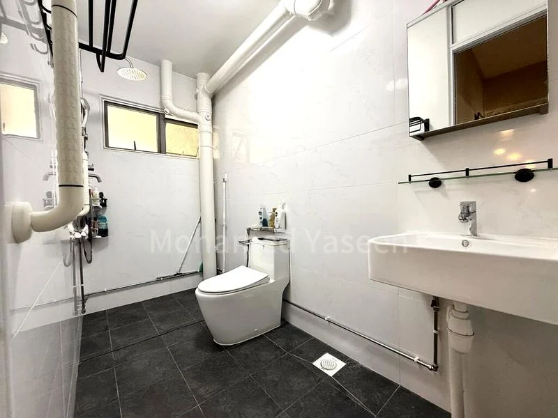 Maisonette HDB for Sale in  860 Tampines Avenue 5 - Image 1