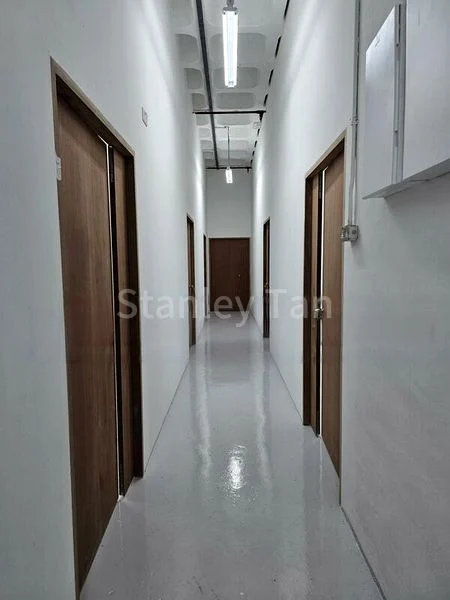 Light Industrial (B1) for Rent: Hillview Warehouse - Image 6