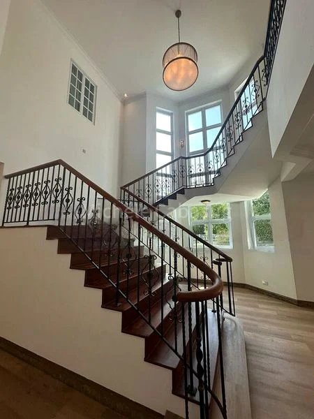 5 Bed Bungalow (Landed) for Sale in  Lewis Road - Image 4