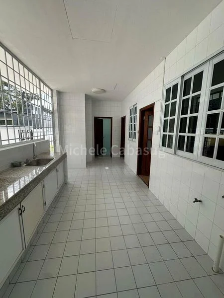 5 Bed Bungalow (Landed) for Sale in  Lewis Road - Image 11