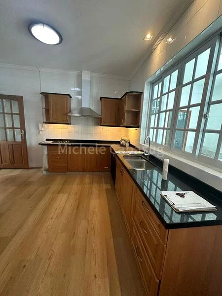 5 Bed Bungalow (Landed) for Sale in  Lewis Road - Image 10