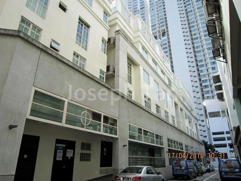 3 Bed Apartment (Condo) for Sale in 32 Penhas Road - Image 3