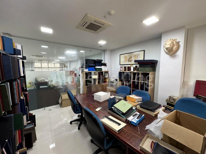 Light Industrial (B1) for Rent: Tannery Lane - Image 1