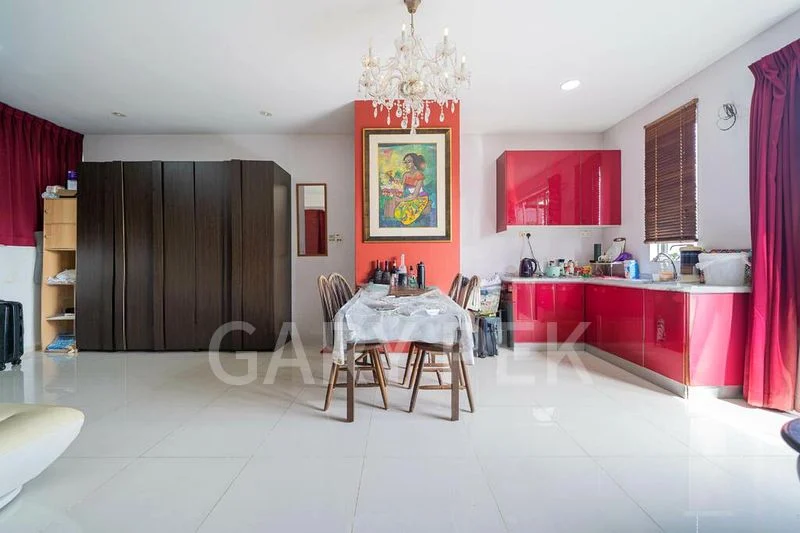 7 Bed Semi-Detached House (Landed) for Sale in  East View Garden - Image 6