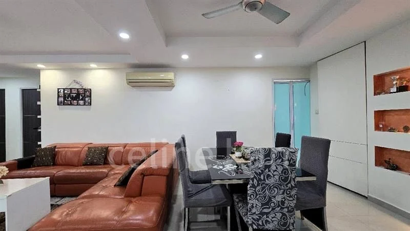 Executive HDB for Sale in 192 Punggol Central - Image 3