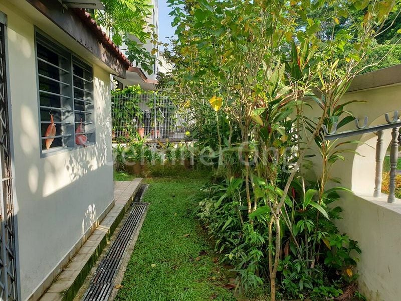 5 Bed Semi-Detached House (Landed) for Sale in Golden Rise Estate - Image 8