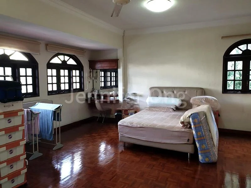 5 Bed Semi-Detached House (Landed) for Sale in Golden Rise Estate - Image 7