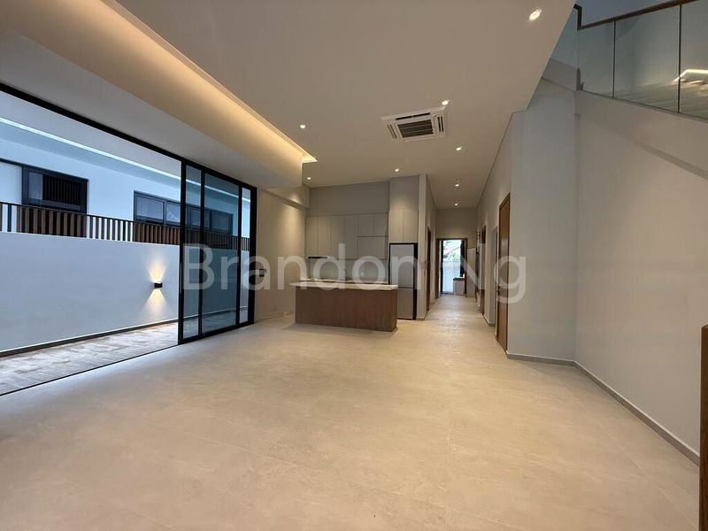 5 Bed Semi-Detached House (Landed) for Sale in East Coast Hill - Image 9