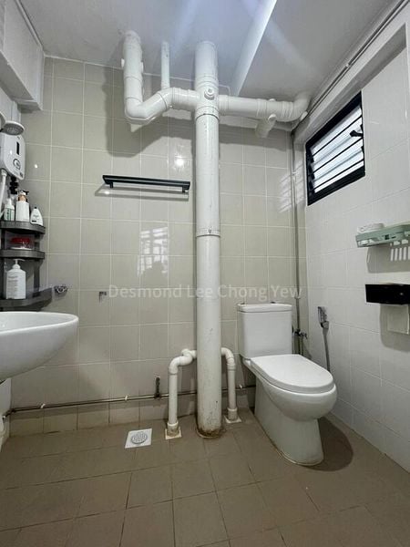 Common Room (HDB) for Rent in  445 Jurong West Street 42 - Image 1