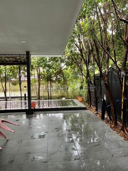 6 Bed Bungalow (Landed) for Sale in  Sommerville Walk - Image 1