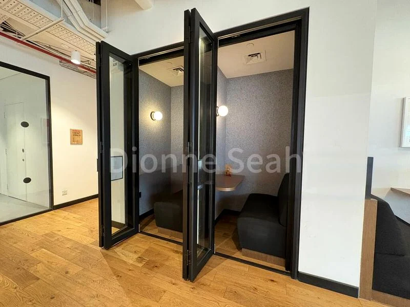 Office for Rent: UE Square - Image 2