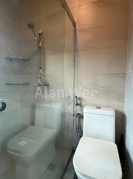 Master Room (Landed) for Rent in Lakeside Grove - Image 11