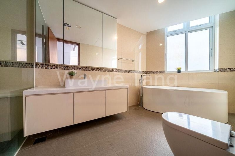 9 Bed Corner Terrace (Landed) for Sale in  Bedok Ria - Image 2