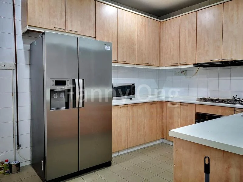 4 Bed Condo for Rent in  Leonie Condotel - Image 10