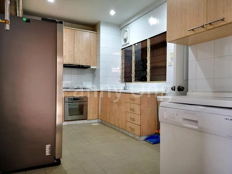 4 Bed Condo for Rent in  Leonie Condotel - Image 11