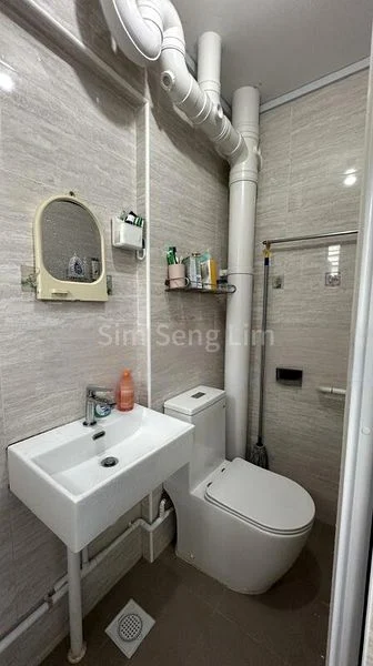 Room (HDB) for Rent in  549 Hougang Street 51 - Image 1