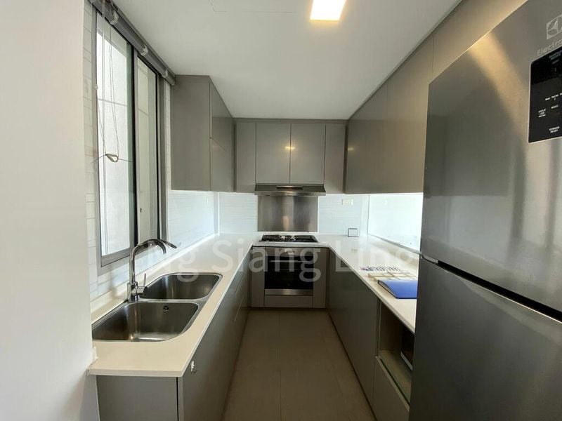 3 Bed Condo for Rent in  The Esta - Image 2