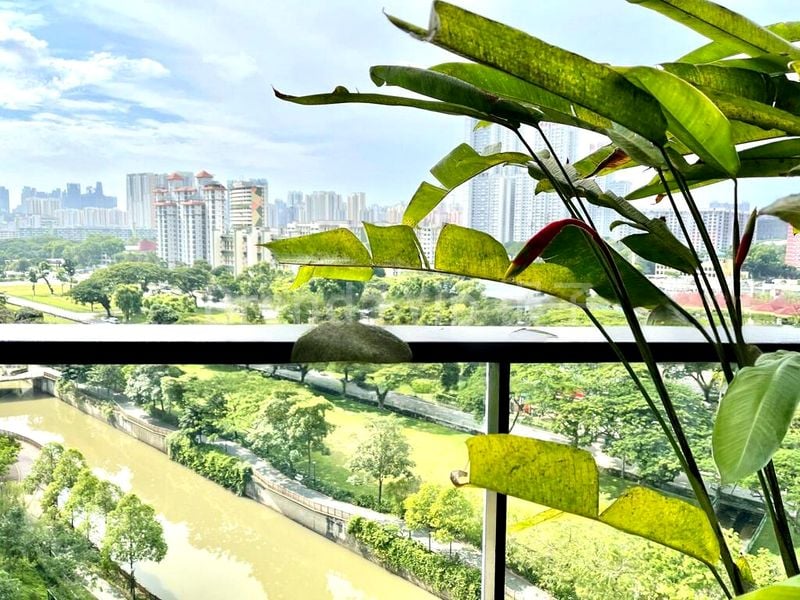 2 Bed Condo for Rent in  The Crest - Image 8