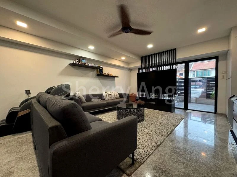 4 Bed Terraced House (Landed) for Sale in  Jalan Mesra - Image 6