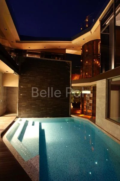 7 Bed Bungalow (Landed) for Sale in  Cove Way - Image 2