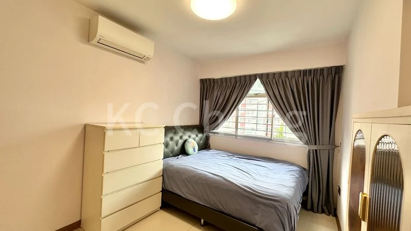5 Room (5I) HDB for Sale in  439B Bukit Batok West Avenue 8 - Image 12