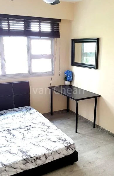 Common Room (4A) HDB for Rent in  92B Telok Blangah Street 31 - Image 1