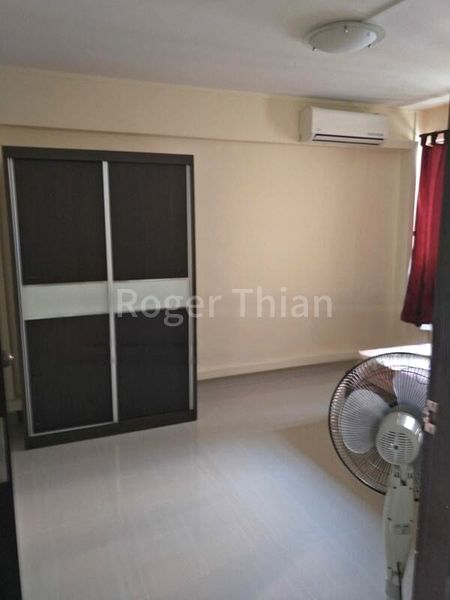 Common Room (HDB) for Rent in  163 Stirling Road - Image 7