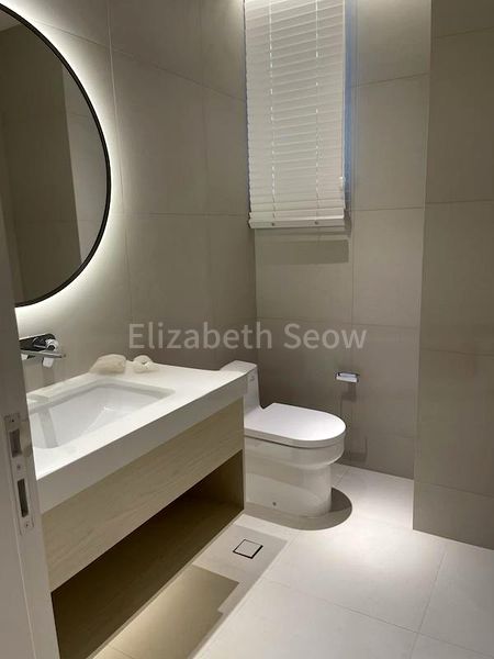 3 Bed Condo for Rent in  The Colonnade - Image 8