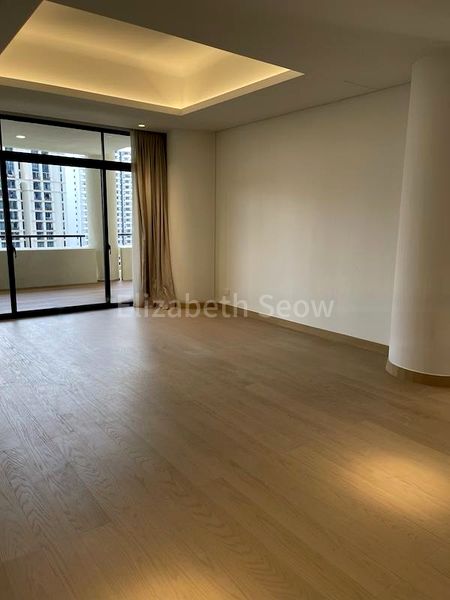 3 Bed Condo for Rent in  The Colonnade - Image 2