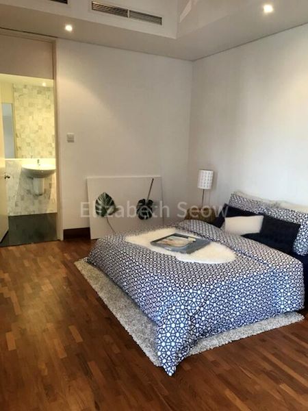 3 Bed Condo for Rent in  The Colonnade - Image 5