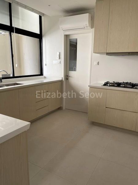 3 Bed Condo for Rent in  The Colonnade - Image 3