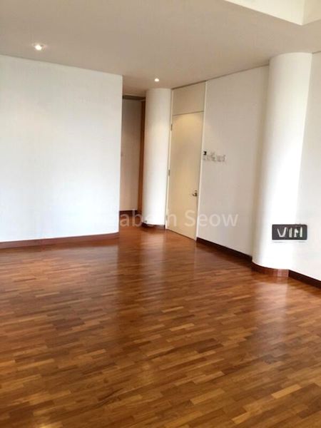 3 Bed Condo for Rent in  The Colonnade - Image 4