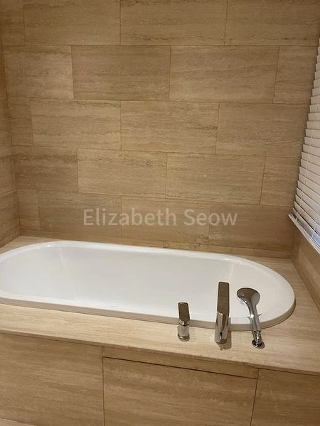 3 Bed Condo for Rent in  The Colonnade - Image 9