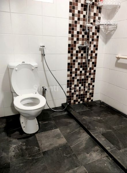 Master Room (HDB) for Rent in 310C Ang Mo Kio Avenue 1 - Image 5